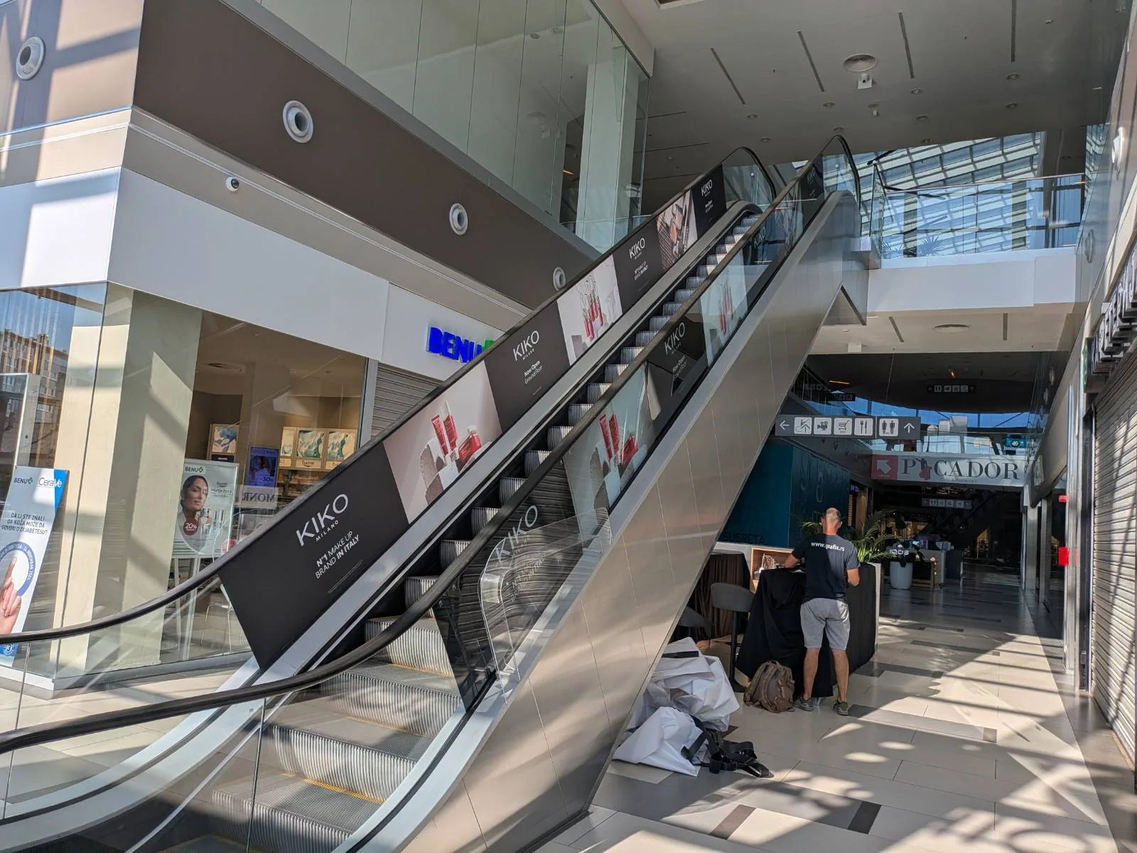 Escalator Wrap